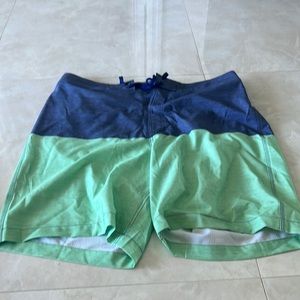 Mens Southern Tide swimsuit.  Never worn. Size large